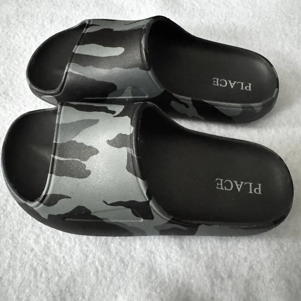 Children’s Place Unisex Easy Slip On Slides - Size 1Y.